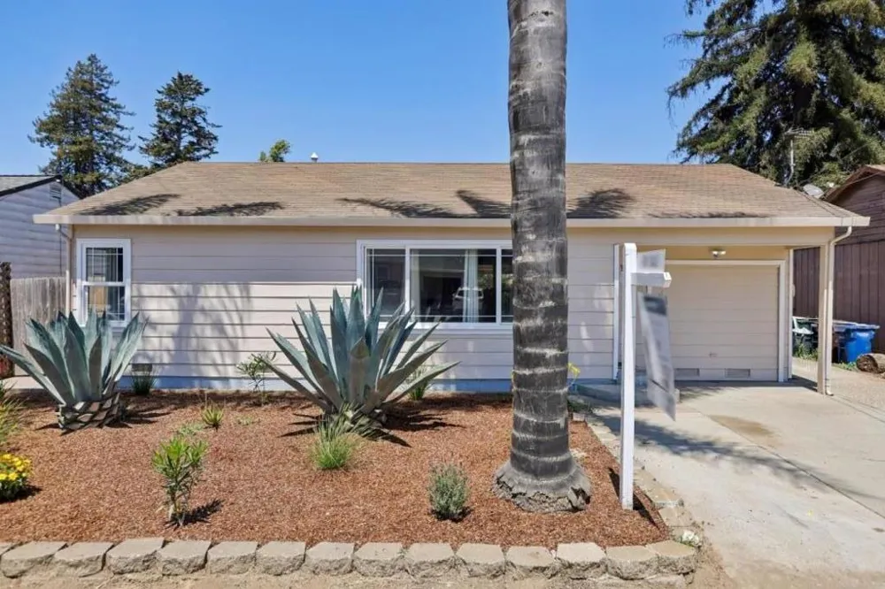 12 Taylor Road Watsonville, CA 95076