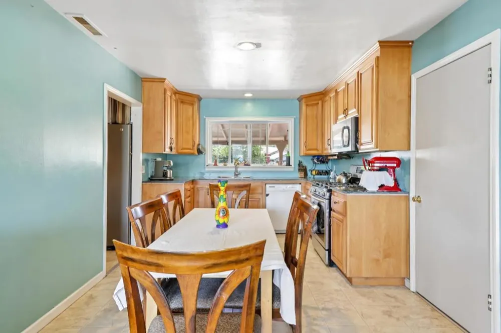 12 Taylor Road Watsonville, CA 95076