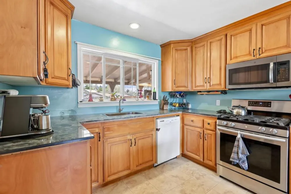 12 Taylor Road Watsonville, CA 95076