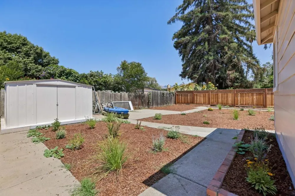 12 Taylor Road Watsonville, CA 95076