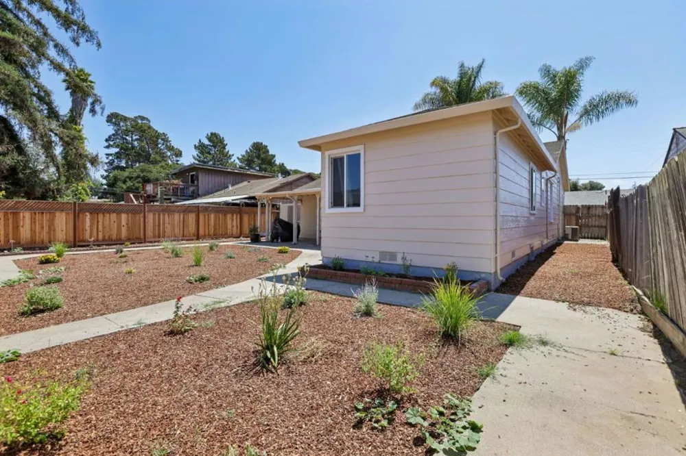 12 Taylor Road Watsonville, CA 95076