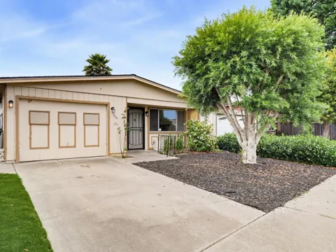 525 El Rio Street