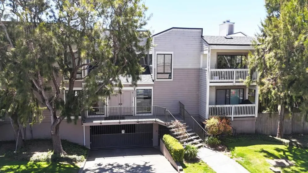 466 Pine Avenue Half Moon Bay, CA 94019