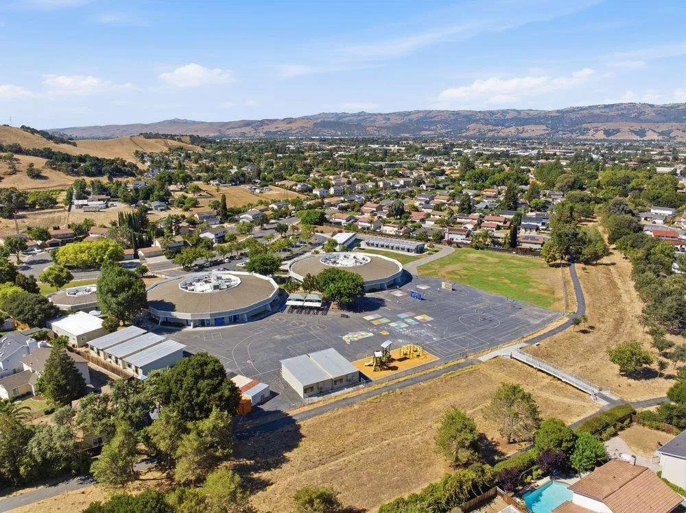15640 La Sierra Court Morgan Hill, CA 95037