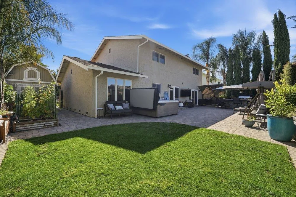 15640 La Sierra Court Morgan Hill, CA 95037