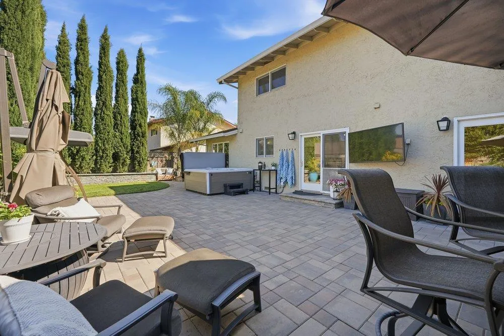 15640 La Sierra Court Morgan Hill, CA 95037