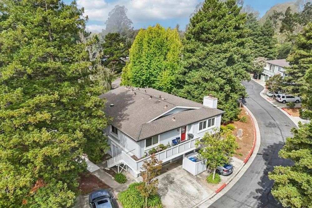 1117 Sutherland Lane #2 Capitola, CA 95010