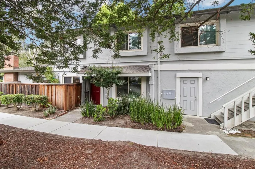 1117 Sutherland Lane #2 Capitola, CA 95010