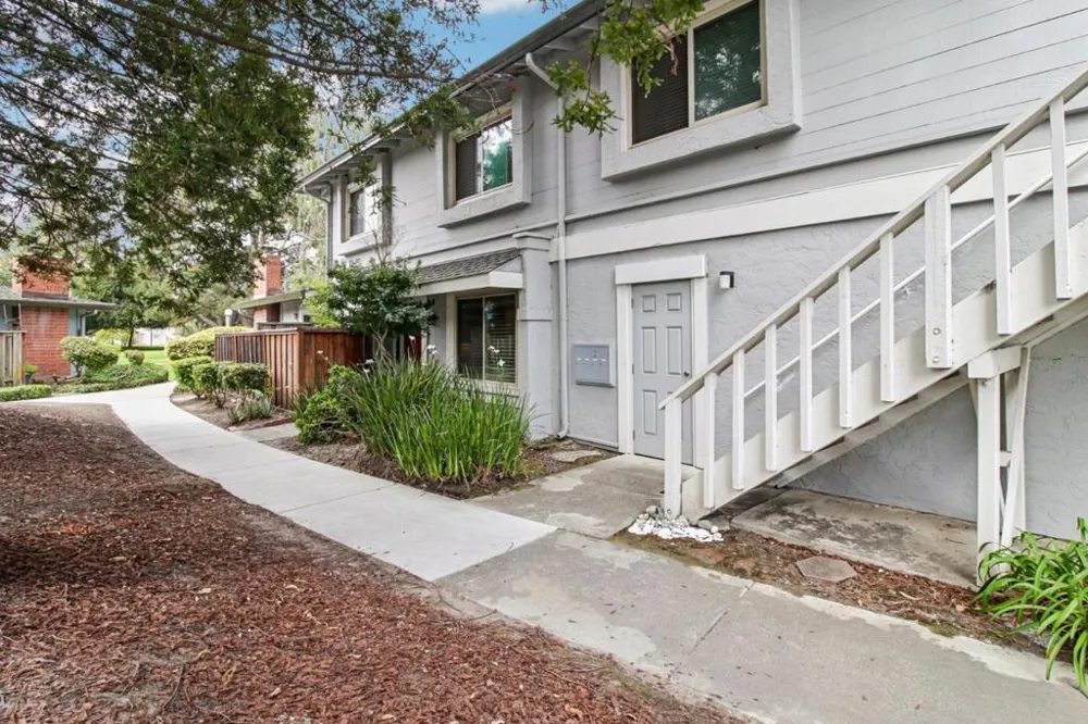 1117 Sutherland Lane #2 Capitola, CA 95010