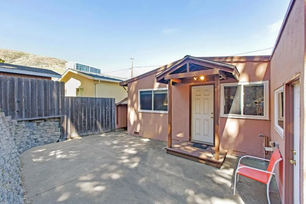 141 Pecks Lane South San Francisco, CA 94080