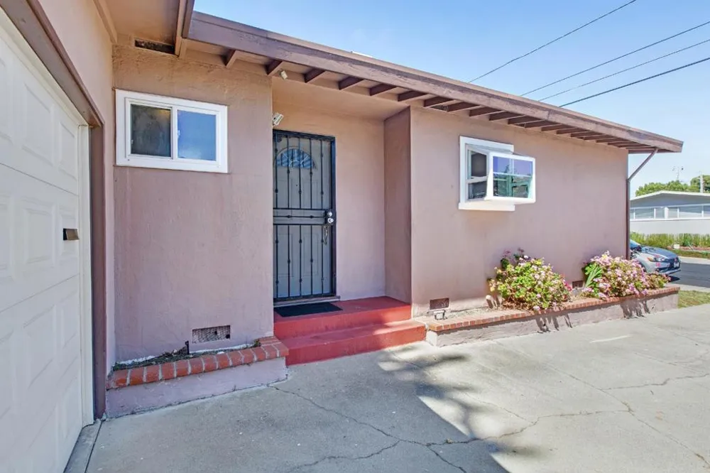 141 Pecks Lane South San Francisco, CA 94080