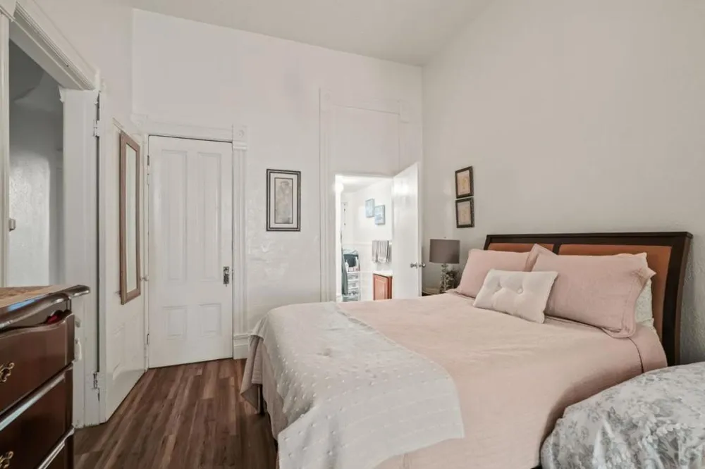 2619 Folsom Street San Francisco, CA 94110