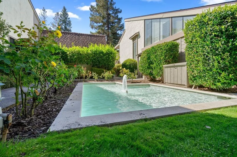 19626 Vineyard Lane Saratoga, CA 95070