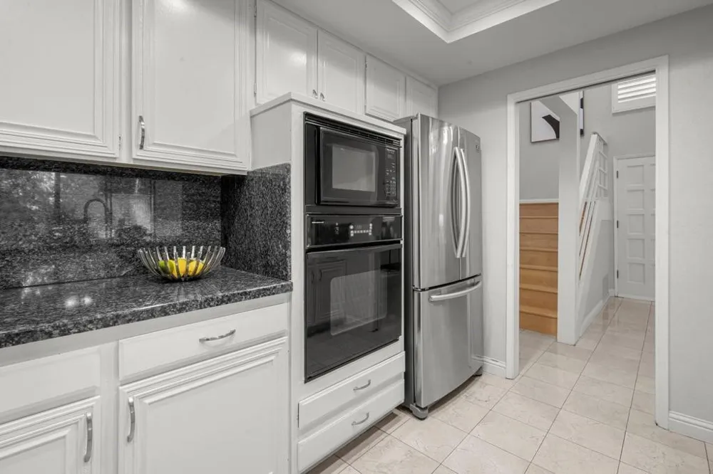 19626 Vineyard Lane Saratoga, CA 95070