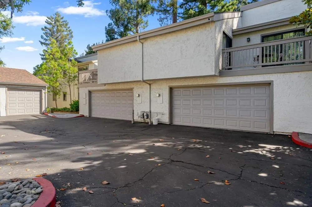 19626 Vineyard Lane Saratoga, CA 95070