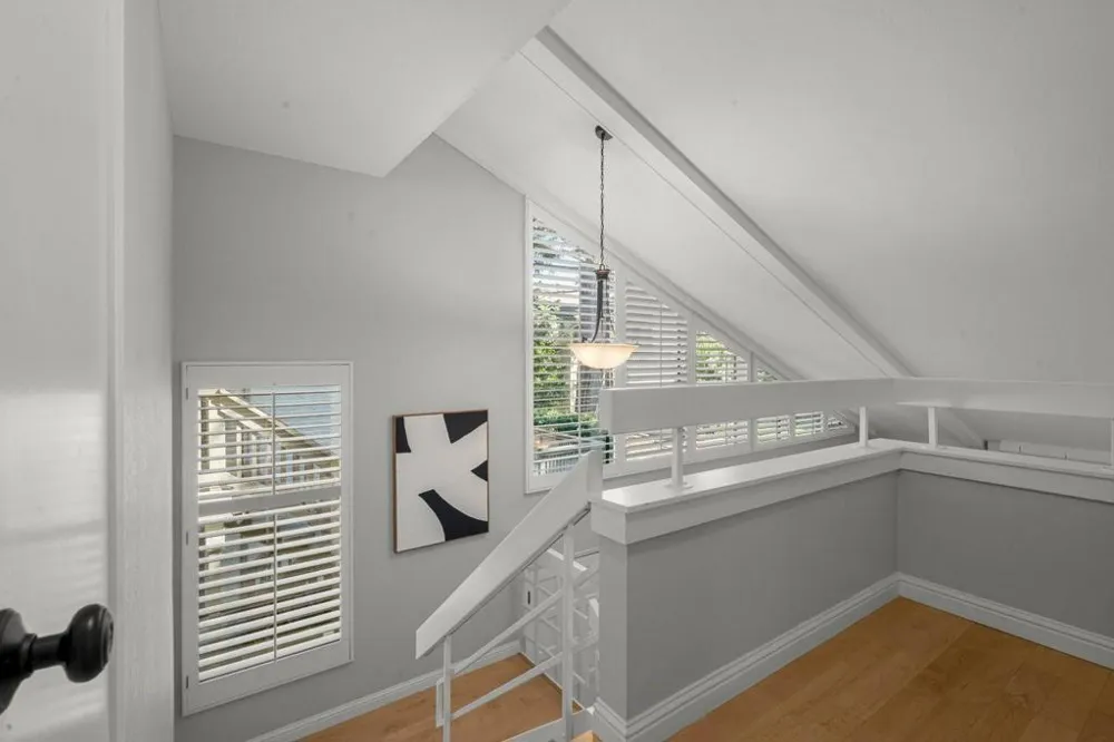 19626 Vineyard Lane Saratoga, CA 95070