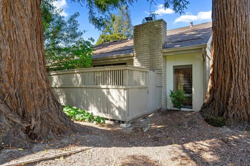 19626 Vineyard Lane Saratoga, CA 95070