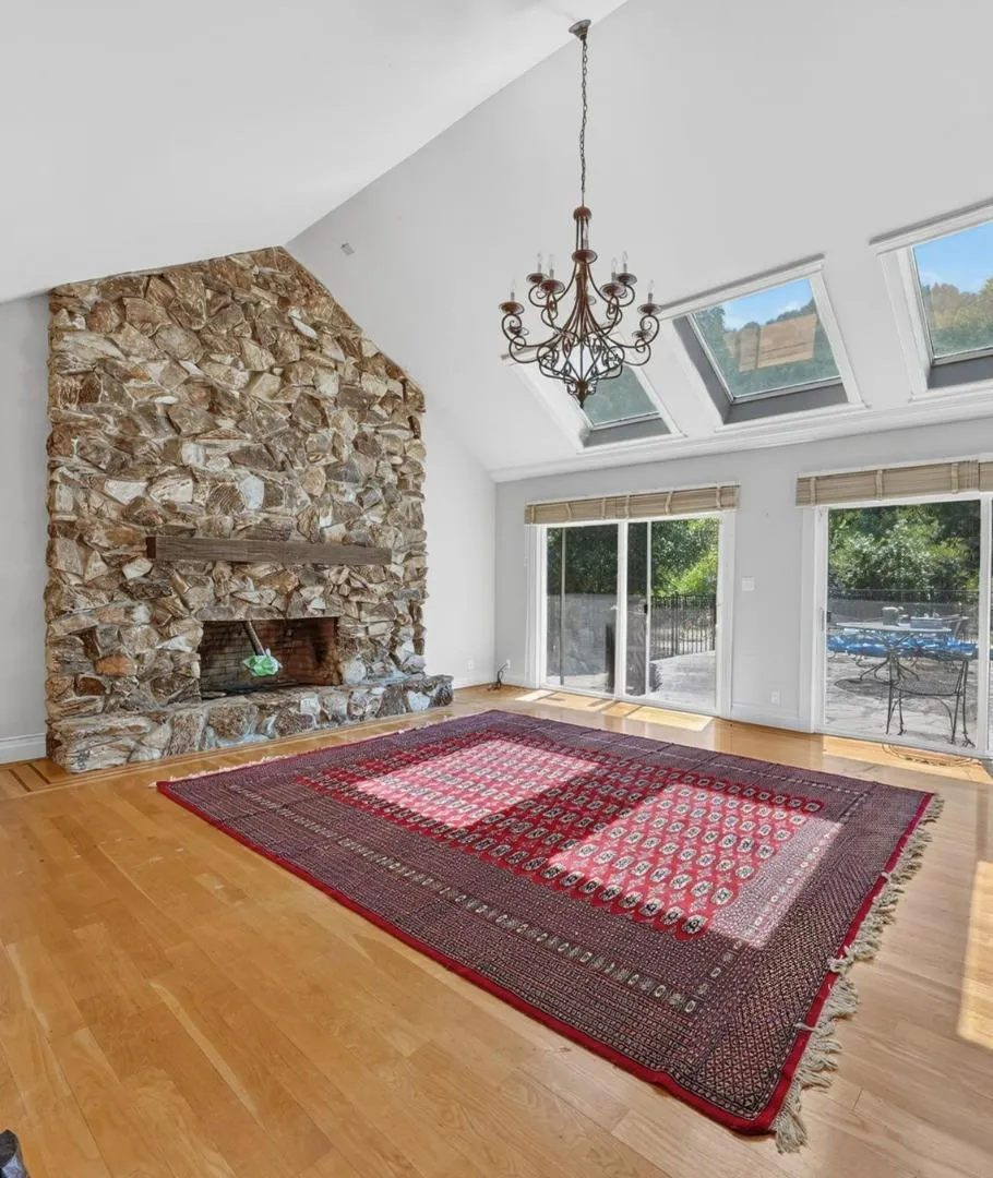 25489 Palomares Road Castro Valley, CA 94552
