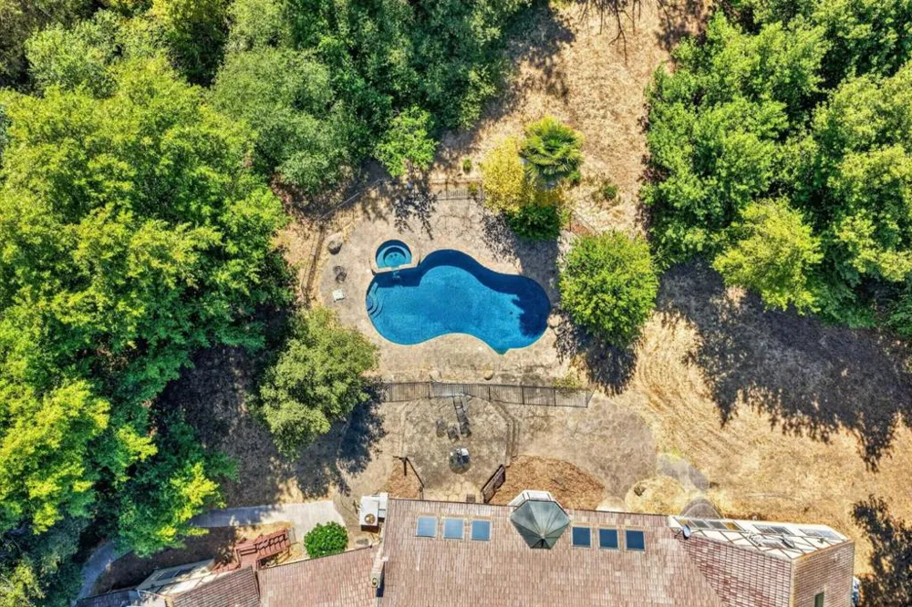 25489 Palomares Road Castro Valley, CA 94552