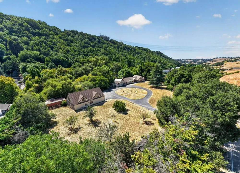 25489 Palomares Road Castro Valley, CA 94552
