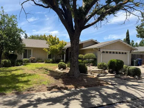 3705 Kona Oak Drive