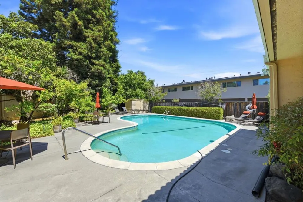 1354 Dale Avenue #9 Mountain View, CA 94040