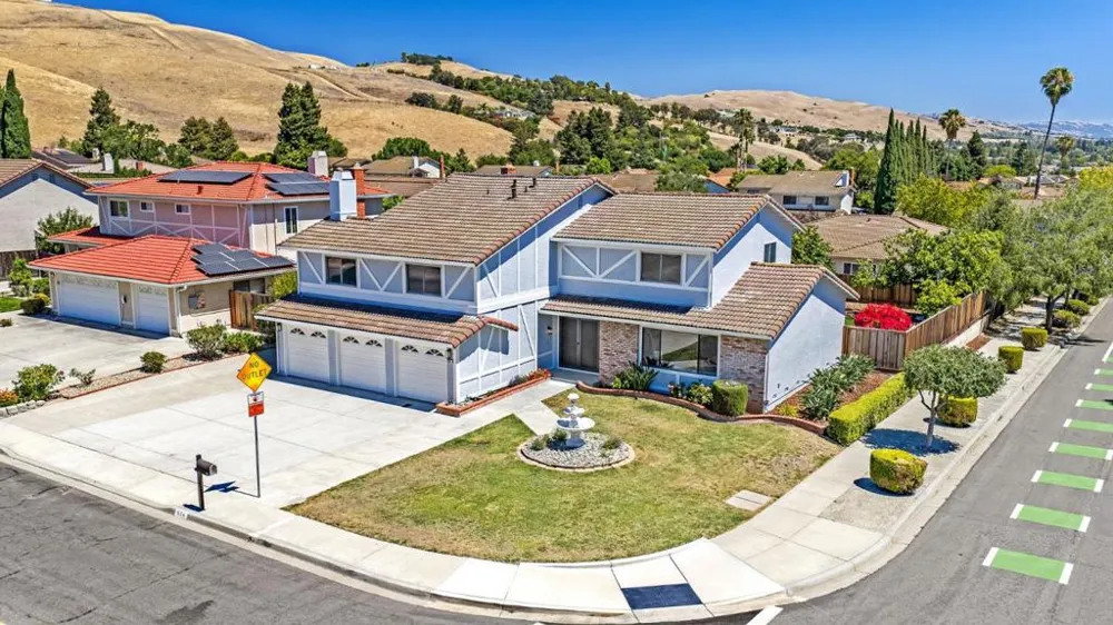 674 Canterbury Place Milpitas, CA 95035