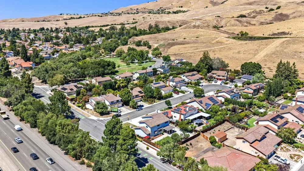 674 Canterbury Place Milpitas, CA 95035
