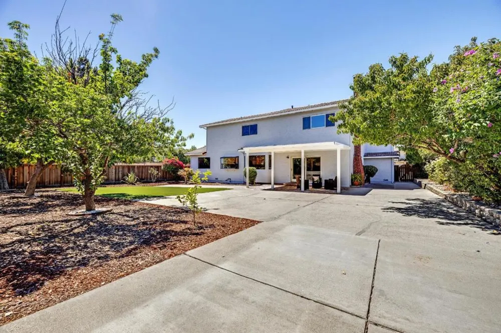 674 Canterbury Place Milpitas, CA 95035