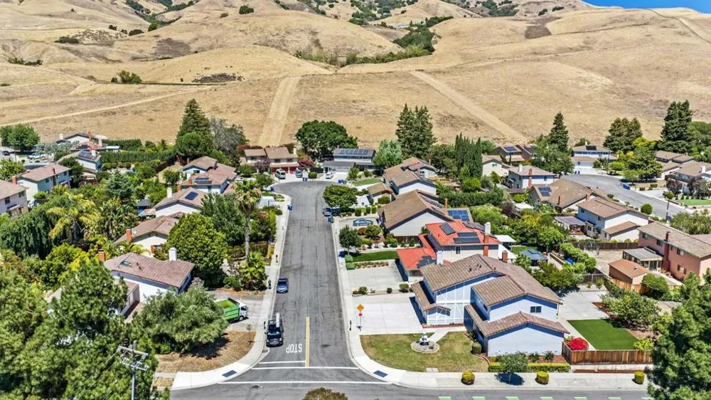 674 Canterbury Place Milpitas, CA 95035