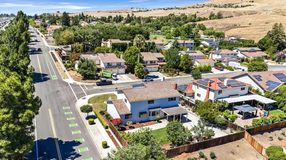 674 Canterbury Place Milpitas, CA 95035