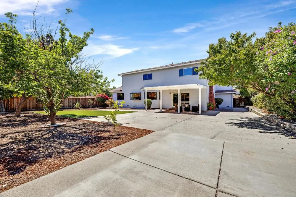 674 Canterbury Place Milpitas, CA 95035