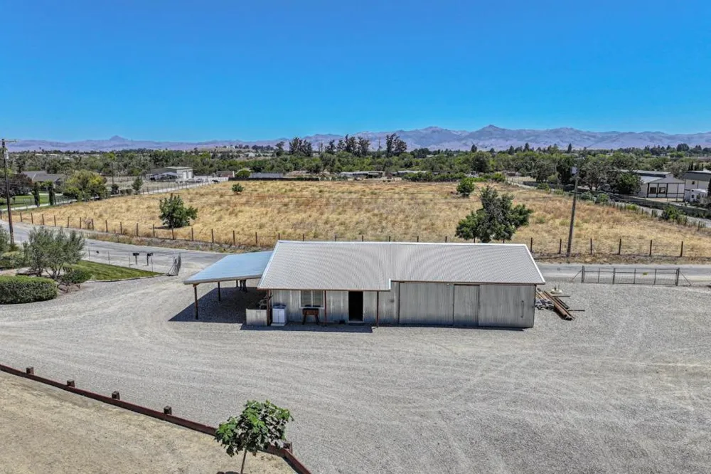 991 Riverside Road Hollister, CA 95023