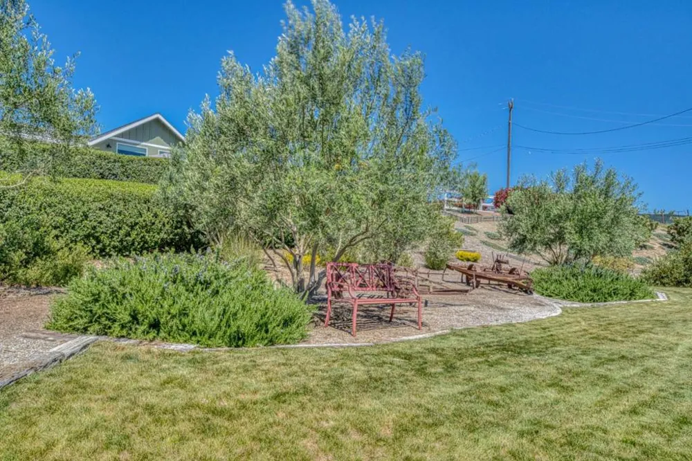 991 Riverside Road Hollister, CA 95023