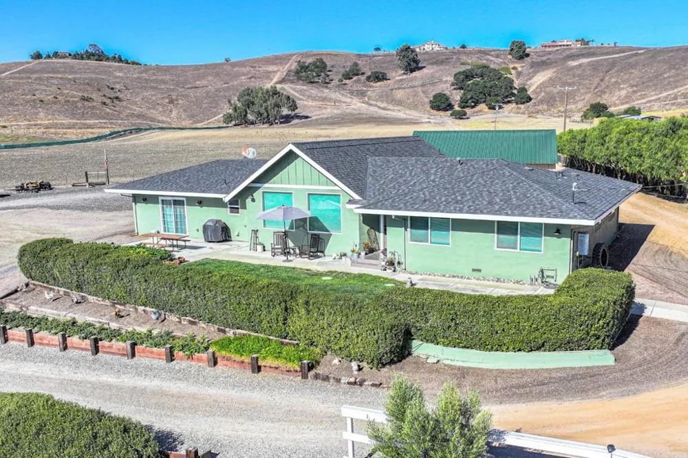 991 Riverside Road Hollister, CA 95023