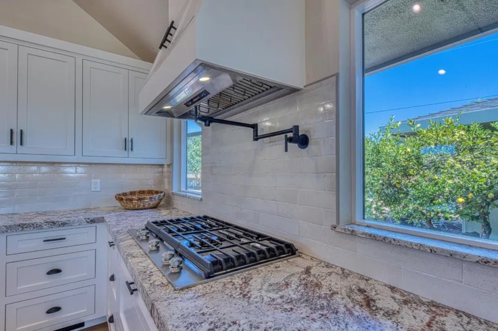 991 Riverside Road Hollister, CA 95023