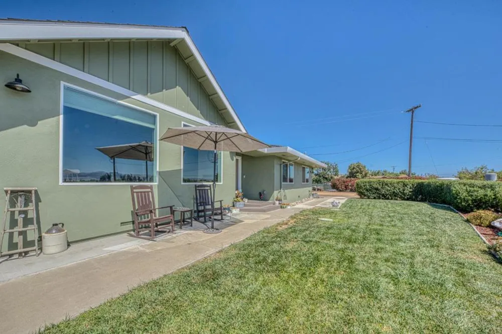 991 Riverside Road Hollister, CA 95023