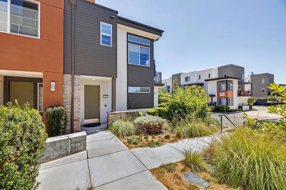 29272 Hub Lane Hayward, CA 94544