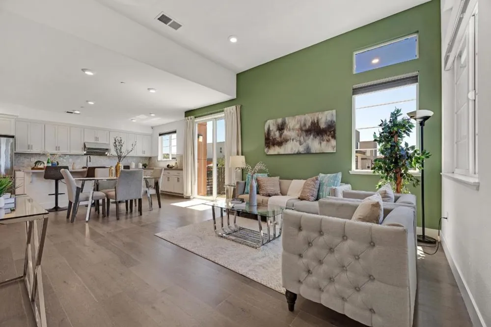 29272 Hub Lane Hayward, CA 94544