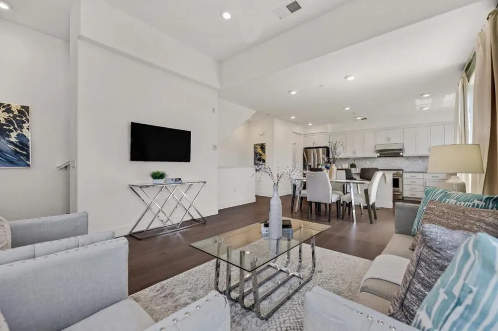 29272 Hub Lane Hayward, CA 94544