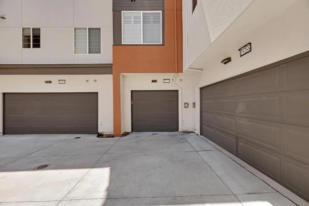 29272 Hub Lane Hayward, CA 94544
