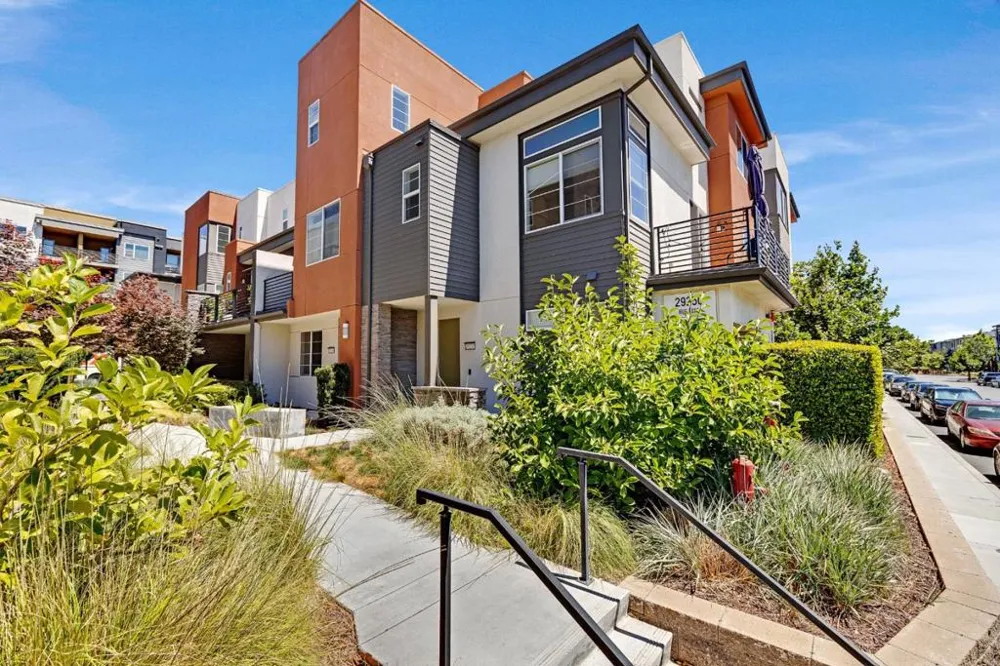 29272 Hub Lane Hayward, CA 94544