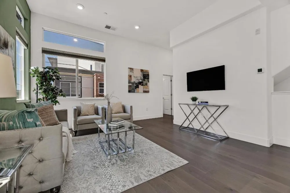 29272 Hub Lane Hayward, CA 94544