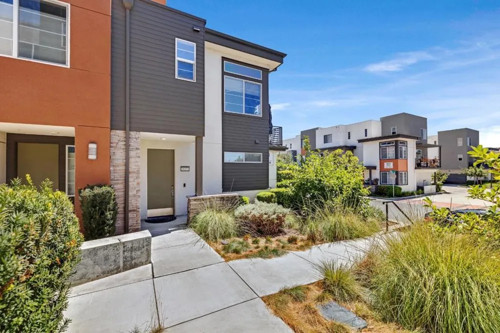 29272 Hub Lane Hayward, CA 94544