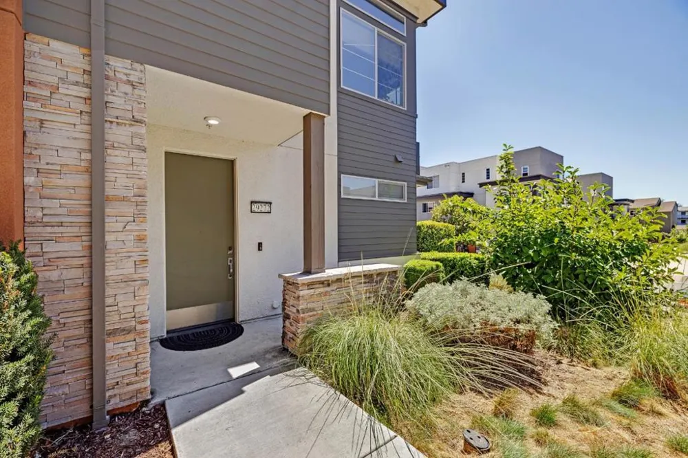 29272 Hub Lane Hayward, CA 94544