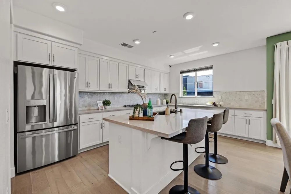 29272 Hub Lane Hayward, CA 94544