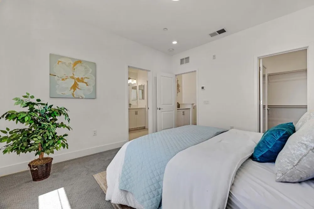 29272 Hub Lane Hayward, CA 94544