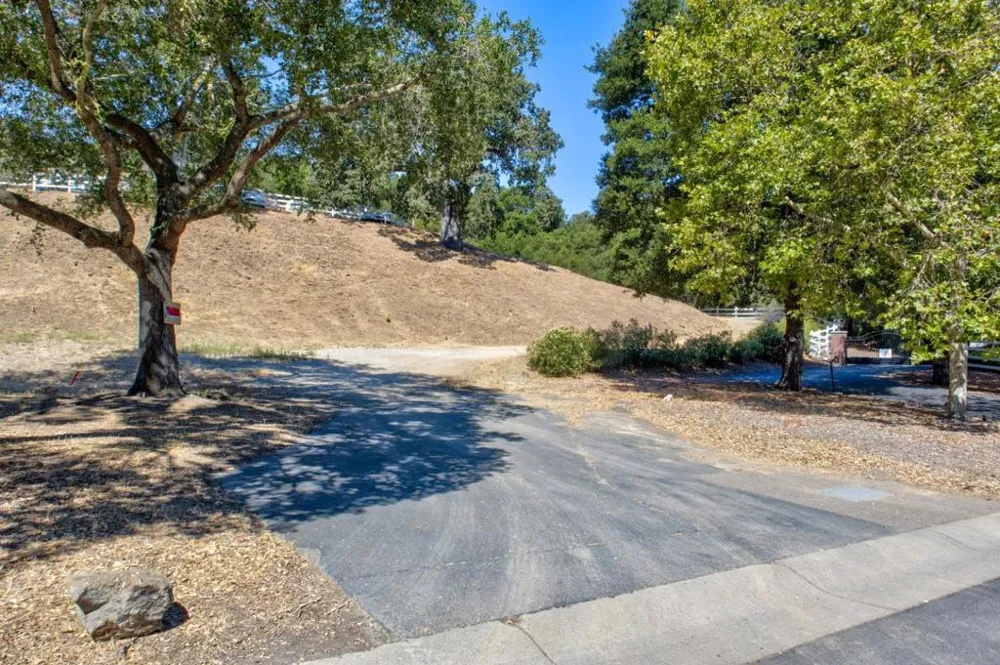 8272 Sassafras Court Pleasanton, CA 94566