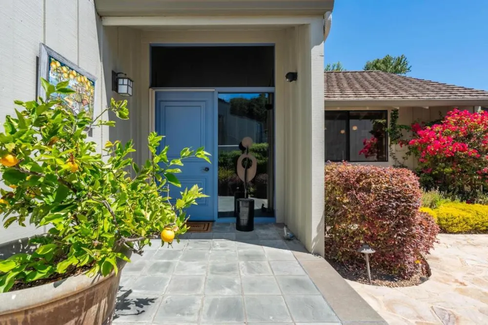 28094 Barn Way Carmel, CA 93923