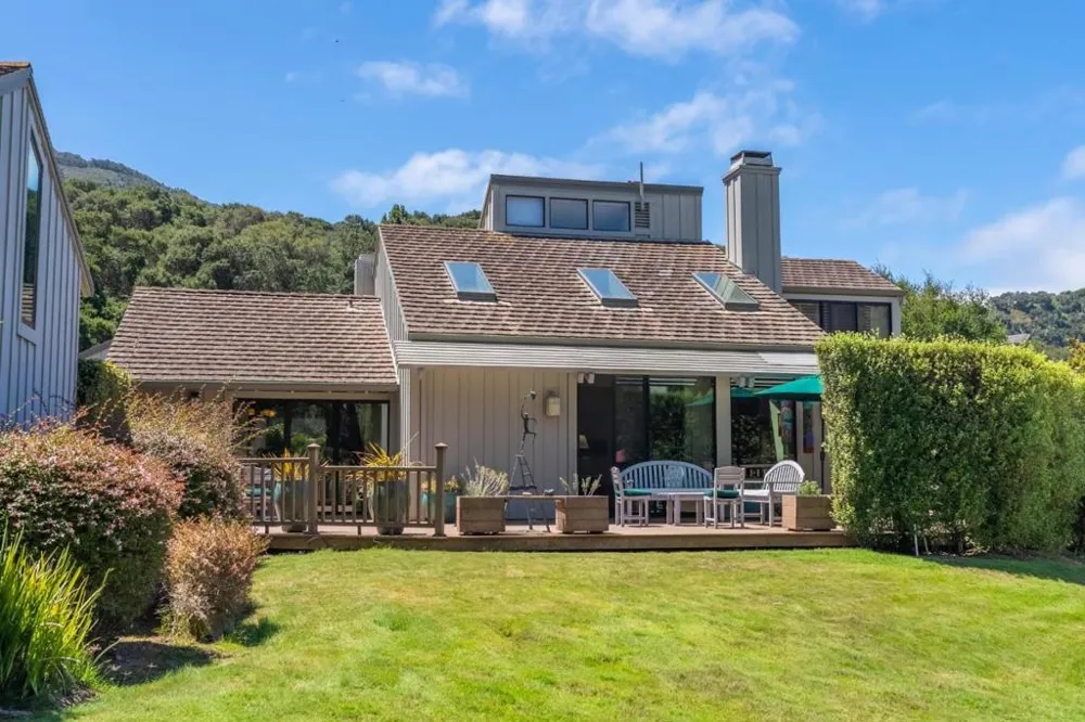 28094 Barn Way Carmel, CA 93923